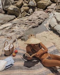 Modele Fitness, Summer Swimwear, Reading A Book, Italian Summer, Summer Feeling, Summer Dream, Summer Photos, European Summer