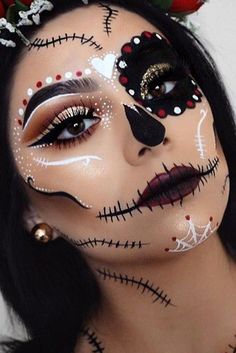 Maquillaje Catrina Halloween Maquillage Halloween Simple, Spooky Makeup, Makeup For Halloween, Halloween Make-up Looks, Makeup Scary, Halloween Makeup Pretty, Pretty Halloween, Halloween Makeup Scary