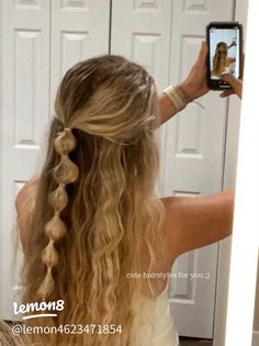 Preppy Hairstyles, Hairstyle Examples, Beachy Hair, Hairstyles 2024, Hairdos For Curly Hair, Peinados Fáciles Para Cabello Corto, Hair Stylies, Hairdo For Long Hair, Hair Stylist Life