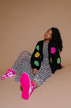 LALA ORIGINAL: Visionary Hand Knit Smiley Cardigan Maximalist Fashion, Estilo Fitness, Eclectic Fashion, Green And Yellow, Outfits Casuales, Colorful Fashion, Smiley, Fashion Inspo Outfits, Chic Outfits