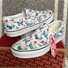 New In The Box Authentic Womens Vans Classic Slip-On Butterfly Floral Marshmallow Sneakers Floral Marshmallow, Mission Fits, Vans Shoes Fashion, Rare Vans, Slip On Vans, Skater Shoes, Cute Shoes Heels, Fresh Kicks, Vans Classic Slip On