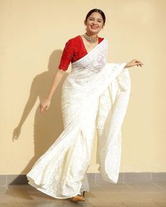 #eBay #eBayStore #eBaySeller #White #SkyviewFashion #Saree #GEORGETTE #Women #SareeBlouse #India #Bollywood #Designer #Wedding #Traditional https://www.ebay.com/str/skyviewfashion Orang India, Saree Wearing, Saree Wearing Styles, Blouse Back Neck Designs, Modern Saree, Gaun Fashion, Party Sarees, Indian Saree Blouses Designs