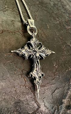 Cross Necklace Goth, French Christian Gothic Jewelry, Goth Cross Necklace, Gothic Trinkets, Crown Jewelry Necklace, Chunky Pendant Necklace, Gothic Necklaces, Skull With Wings, Cross Accessories