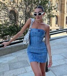 Pinterest Y2k Street Style, Blue Denim Dress, Jeans Street Style, Mini Tube Dress, Backless Bodycon Dresses, Mini Party, Stretchy Dress, Denim Mini Dress, Mode Inspiration