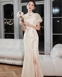 Luxury Fishtail Evening Dress Banquet Cheongsam - Weqipao White Cheongsam Wedding Dress, White Qipao Wedding Dress, Chinese White Dress, White Chinese Wedding Dress, Qipao Dress Modern Chinese Style, Bridal Cheongsam, Cny Outfit, Chinese Wedding Outfits, Modern Qipao Wedding