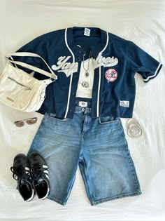 Outfits High School Aesthetic, Baseball Top Outfit Women, Pf Flyers Outfit Women, Jersey Diy Ideas, Outfit Ideas Jersey, Sandlot Outfit Ideas, Baseball Jersey Outfit Women Summer, Yankees Jersey Outfit, Button Up Jersey Outfit