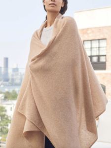 White + Warren - Cashmere Travel Wrap – ALIBI - Bloomington Style Influencers, Katie Kime, Cashmere Travel Wrap, Evening Wrap, Evening Wraps, Travel Wrap, Denim Essentials, Cashmere Blanket, Cami Nyc