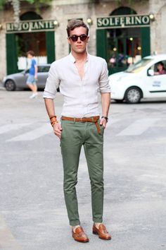 European men always get it right! Shirt And Pants Combinations For Men, Olive Chinos, Handsome Italian Men, White Jeans Men, Olive Pants, Italian Men, White Long Sleeve Shirt, Brown Shoes, Mens Fashion Classy