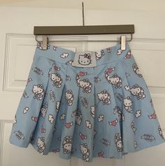 Sanrio Outfits, Sanrio Clothes, Hello Kitty House, Hello Kitty Makeup, Kitty Clothes, Hello Kitty Crafts, Hello Kitty Clothes, Hello Kitty Themes, Hello Kitty Characters