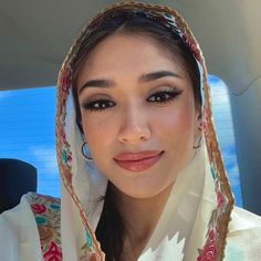 Eid Makeup Look Simple, Punjabi Makeup, Muslim Makeup, Indian Aesthetic Makeup, Eid Makeup Look Pakistani, Desi Makeup Looks Simple, Punjabi Makeup Looks, Desi Makeup, Pakistan Makeup