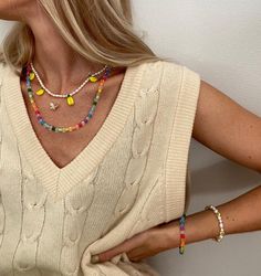 Colorful Necklace Outfit, Chunky Gold Bracelet, Necklace Outfit, Colorful Necklace, Rainbow Fashion, Handmade Fashion Jewelry, Jewelry Fashion Trends, Minimal Jewelry