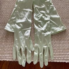 Beautiful Nwot Pale Green Satiny Long Opera Gloves. Measure About 22.75” From Tip Of Longest Finger To Top Of The Arm. From Smoke Free Dog Friendly Home. Perfect For Special Occasions: Prom, Bridesmaid, Anniversary, Parties, Balls Or To Just Glam Up Your Outfit! Sage Green Gloves, Opera Gloves, Green Silk, Anniversary Parties, Pale Green, Mitten Gloves