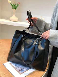 Sleek sellouts! 🤓. Order Qteee - Minimalist Ring Linked Shoulder Tote Bag - Women Tote Bags at $28.99 Mini Backpack Purse, Mini Mochila, Crocodile Bags, Elegant Color, Minimalist Ring, Minimalist Rings, Shoulder Tote Bag, Black Tote Bag, Backpack Purse