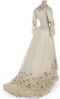 1900-05 Edwardian Bumble bee dress back view Jacques Doucet, 1900s Fashion, Bee Dress, Robes Vintage, 파티 드레스, Edwardian Dress, 20th Century Fashion, Old Dresses, Antique Dress