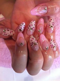 Hello Kitty Gyaru Nails, Gyaru Almond Nails, Aesthetics Nails, Dot Nail Art Designs, Kitty Nails, Dot Nail Art, Gold Nail, Y2k Nails, Pretty Gel Nails