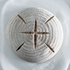 Bread Art 30 by Whisk Fever - boule before baking - cross design Cross Sourdough Scoring, Boule Scoring Patterns, Simple Sourdough Scoring, Scored Bread, Boule Scoring, Bread Design Ideas