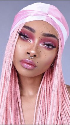 Bubblegum Pink Hair, Rosa Make-up, Glossy Lips Makeup, Passion Twists, Spring Twists, Pastel Pink Hair, Lavender Hair, Pink Wig, Penteado Cabelo Curto