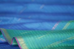 Malligai poo or jasmine is the single most used flower in Tamil Nadu, and these delicate long buds or moggu are always represented as buttas on the body of a kanjivaram. #kanakavalli #lovekanakavalli #kanjivaram #silk #sari #varnasutra #motifs #plants #flowers #handloom #india Love K, Tamil Nadu, Turning, Turn Ons