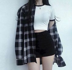 Mode Ulzzang, Tokyo Street Fashion, Grunge Look, Ulzzang Fashion, Edgy Outfits, Korean Outfits, Teen Fashion Outfits, Grunge Outfits