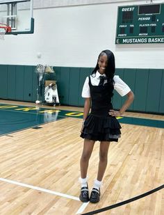 Socks And Heels Outfit Black Women, Senior Picture Portraits, Black Skirt Elegant Outfit, Cute Outfits For School Pictures, Fly School Outfits, Promotion Outfits 8th Grade, Country Club Outfit Black Women, Gray Uniform Outfits, Senior Head Outfits