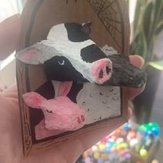 Nylah Khan on Instagram: “Alright folks, what’s the classic children’s story book title for these egg carton animal characters? (Tutorial for making these under my…” Egg Carton Sculptures, Egg Carton Rabbit, Egg Carton Bunny Portrait, Egg Carton Animal Portraits, Egg Carton Animals