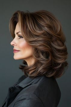 25 Very Layered Medium Length Hairstyles For Women Over 50 (Super Pretty!) Medium Length Hairstyles For Women, Cascading Layers, Medium Hair Styles For Women, Haircuts For Medium Length Hair, Medium Length Hairstyles, Layered Haircuts For Medium Hair, Layered Style, Layered Hairstyles