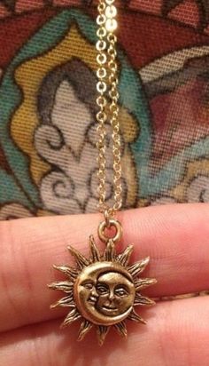 3d Tipografi, Mary Macdonald, Necklace Ideas, Piercings, Gold Necklace, Moon, Pendant Necklace, Sun, Pendant