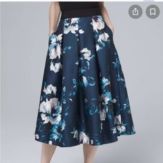 Bought It In A Poshmark, But Never Had A Chance To Use. Condition Is Like New. Size 2. It Is Very Beautiful Beautiful, Pictures Don’t Do Justice. Skirt Design Ideas, Midi Skirt Outfit Ideas, Midi Skirts Style, Women Dresses Casual Summer, Skirt Outfit Ideas, Skirts White, Full Midi Skirt, Midi Skirt Outfit, Reversible Dress