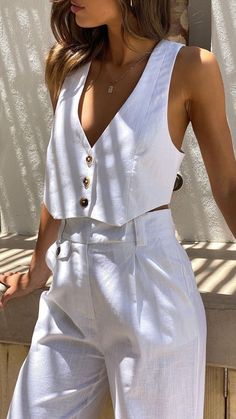 Classy Summer Going Out Outfits, Tailored Vest, Chique Outfit, Fits Clothes, Looks Chic, Fashion Mistakes, Mode Inspiration, Summer Fits, Looks Style