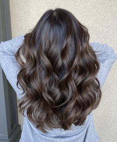 Black Hair Balayage, Brown Hair Looks, Brown Hair Inspo, Brunette Hair With Highlights, Brunette Balayage Hair, Brown Hair Balayage, Hair Color Ideas For Brunettes, Brown Highlights