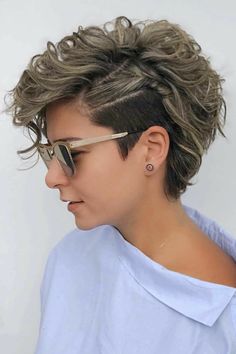 Brown Hairstyles, Short Curly Pixie, Curly Pixie Haircuts, Curly Pixie, Haircuts For Wavy Hair, Pixie Hair, Long Pixie