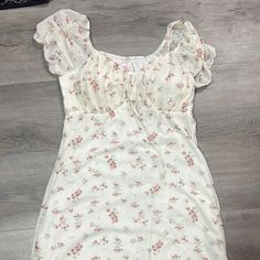 Never Worn! Floral Bodycon Dress, Love Core, Tiny Clothes, Floral Bodycon, Bodycon Floral Dress, White Floral Dress, Sweet Nothings, Anemone, Dream Wardrobe