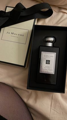 Jo Malone  gift presents for her in love love explore page couple parfumerie cologne Perfume For Men Aesthetic, Man Perfume Aesthetic, Man Parfume Aesthetic, Jo Malone Myrrh And Tonka, Male Perfume, Shampoo Packaging, Luxury Birthday Gifts, Luxury Gifts For Men, Boyfriend Names