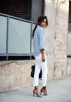 How to Style Your White Jeans for Fall | The Everygirl Vertical Striped Blouse, Look Jean, Rock Outfit, Outfit Jeans, Stitch Fix Style, Plus Size Blouses