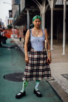 Street Style Nyc, New York Fashion Week Street Style, Styles Ideas, Cool Fashion, The Best Street Style, Style Looks, Best Street Style, Spring Street Style