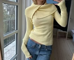 Yellow Winter Outfits, Yellow Sweater Outfit, Thrift Style, Autumn Fits, Vintage Thrift, Fits Clothes, Yellow Sweater, Looks Style, Mode Inspiration