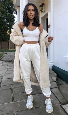 Fashion
Style
White
Long hair
Crop top Fest Outfits, Trendy Fall Outfits, Causual Outfits, Cute Comfy Outfits, Streetwear Fashion Women, Sporty Outfits, Looks Style, Mode Inspiration, Fall Winter Fashion