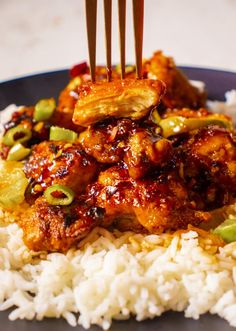 Chinese Chilli Chicken Recipe, Asian Stir Fry Recipes, Asian Chicken Breast Recipes, Salt Pepper Chicken, Asian Stir Fry Recipe, Boneless Chicken Recipes, Spicy Asian Chicken, Fried Rice Dishes, Chilli Chicken Recipe