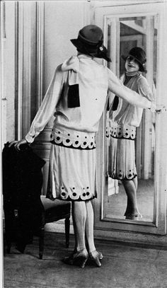 1926 Ensemble de la Blanche Lebouvier Late 1920s Fashion, 1920s Skirt, Style Année 20, 1920s Women, 1920's Fashion, 1920 Fashion, Fashion Paris, Elsa Schiaparelli, 30s Fashion