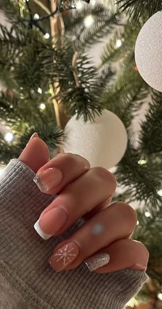 Nails Neutral, Christmas Nails Easy, Nagel Tips, Christmas Gel Nails, Snowflake Nails, Christmas Nails Acrylic, Festival Nails, Xmas Nails, Christmas Nail