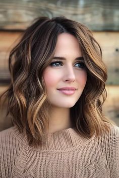 Explore 30 unique spring hairstyle ideas to revamp your look, from chic braids to fresh pixie cuts. Perfect for the new season! Long Bob Hairstyles Brunette, Brunette Haircuts, 2024 Hair Trends, Balayage Bob, Brunette Hair With Highlights, Hairstyles For Layered Hair, Brown Highlights, Haircut And Color, Cut My Hair