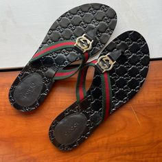 Brand New Worn Once Gg Gucci Leather Sandal Flip Flops Gucci Sandals For Ladies, Gucci Isla Sandals, Gucci Black Leather Sandals, Black Gucci Leather Sandals, Black Gucci Open Toe Sandals, Gucci Flip Flops, Gucci Slippers, Pretty Sandals, Fashion Shoes Sandals