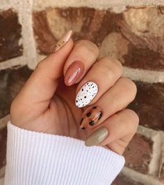 Cool Dip Nail Ideas, Wedding Style Nails, Dainty Gel Nails, Pop Culture Nail Art, Simple Gel Manicure Short Nails, January Nail Inspo 2023, Natural Nail Short, Bright Color Nail Designs, Spring Abstract Nails