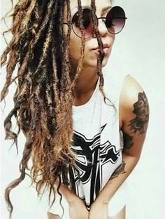 Free form Locs Dreadlocks Black Women, Faux Locs Tutorial, Locs Tutorial, Hairstyle Videos, Loc Inspiration, Dreadlock Styles, Dreads Styles