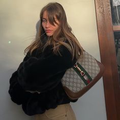 Vintage Gucci Bag Outfit, Gucci Jackie Bag Vintage, Gucci Jackie Bag Outfit, Vintage Luxury Bags, Gucci Jackie 1961, Gucci Vintage Bag, Gucci Sylvie, Nyc Fits