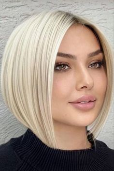 Blonde Angled Bob, Unnatural Hair Color, Bob Hairstyles For Round Face, Line Bob Haircut, Tan Skin Blonde Hair, Chin Length Haircuts