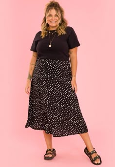 Midi Skirt Outfit Plus Size Casual, Skirt Outfits Plus Size Summer, Size 20 Women Outfit Ideas Summer, Comfy Summer Outfits Plus Size, Modest Summer Outfits Plus Size, Fashion Outfits Design, Dress Design For Women, Floral Skirt Outfits