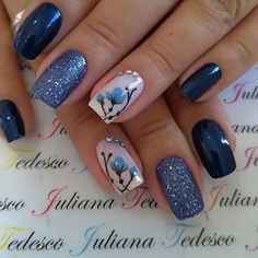 Unhas Azuis Poderosas, truque (fácil) para resultado Profissional e 10 ideias lindas - Unhas Brasil Nail Art Designs Christmas, Paris Nails, Manicure Nail Designs, Gel Nail Art Designs, Cute Toe Nails, Nail Art Designs Videos, Christmas Nails Acrylic, Designs Nail, Instagram Nails