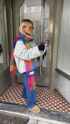 Slippers Outfit, Thanksgiving Outfit Ideas, Thanksgiving Outfits, Uggs Outfit, Cold Outfits