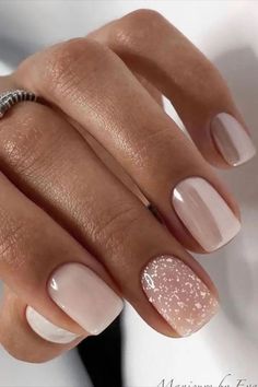 Nails design ,nail designs, nail ideas, nail designs, Nail Art, Girl's Nail Art, Beautiful Nail Art, Beautiful Nail, Beautiful Girls Nail Art Matalic Nails Short, Summer Wedding Guest Nails, Kutek Disney, Subtle Nails, Colorful Nails, Wedding Nail, Makijaż Smokey Eye